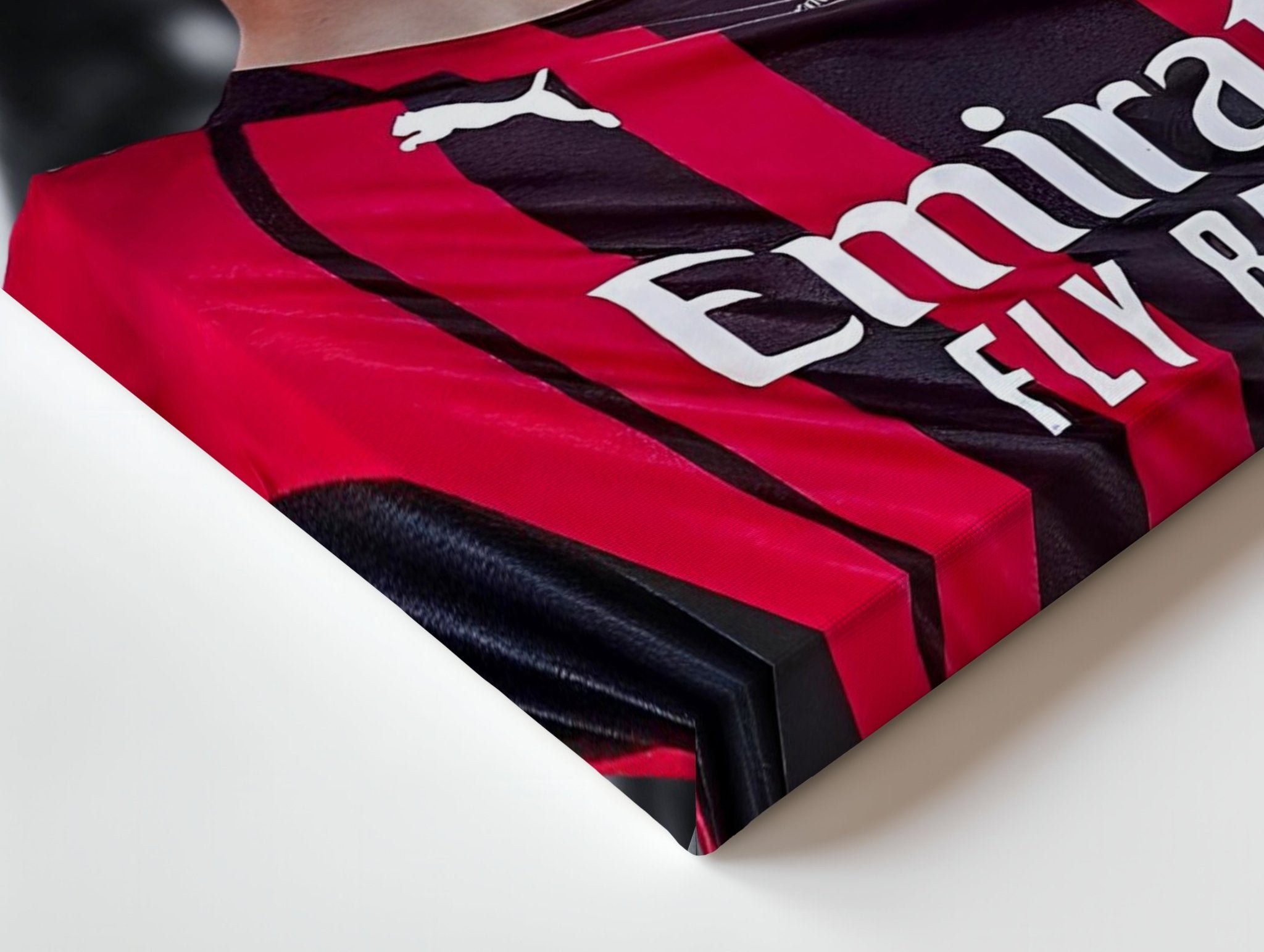 Zlatan Ibrahimović Champion’s Cigar – 4K Ultra Wrap Frame Wall Art in Pakistan | IBRELIA™ - IBRELIA