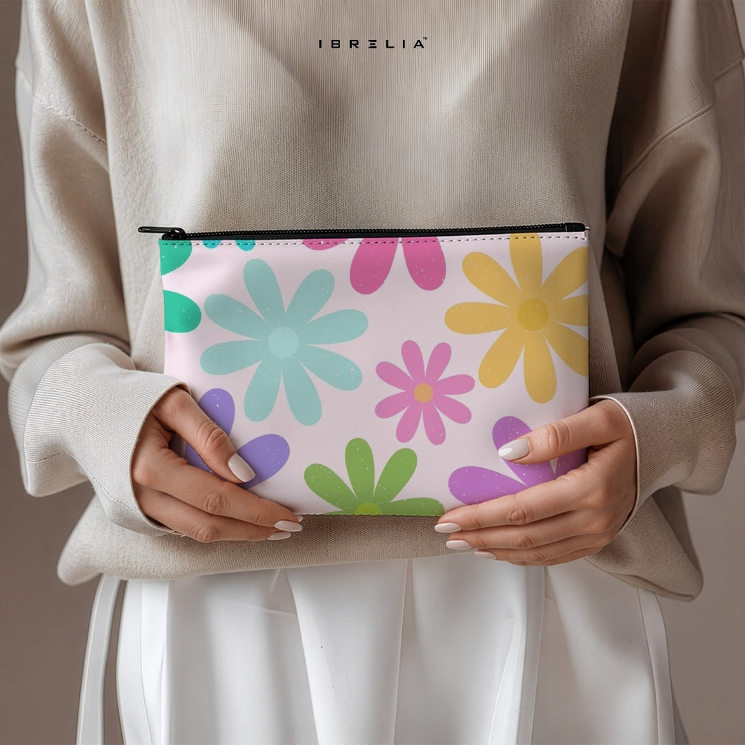 Pastel Daisy Bloom Makeup & Pencil Pouch – Cute Floral Aesthetic Organizer – IBRELIA™ IBRELIA
