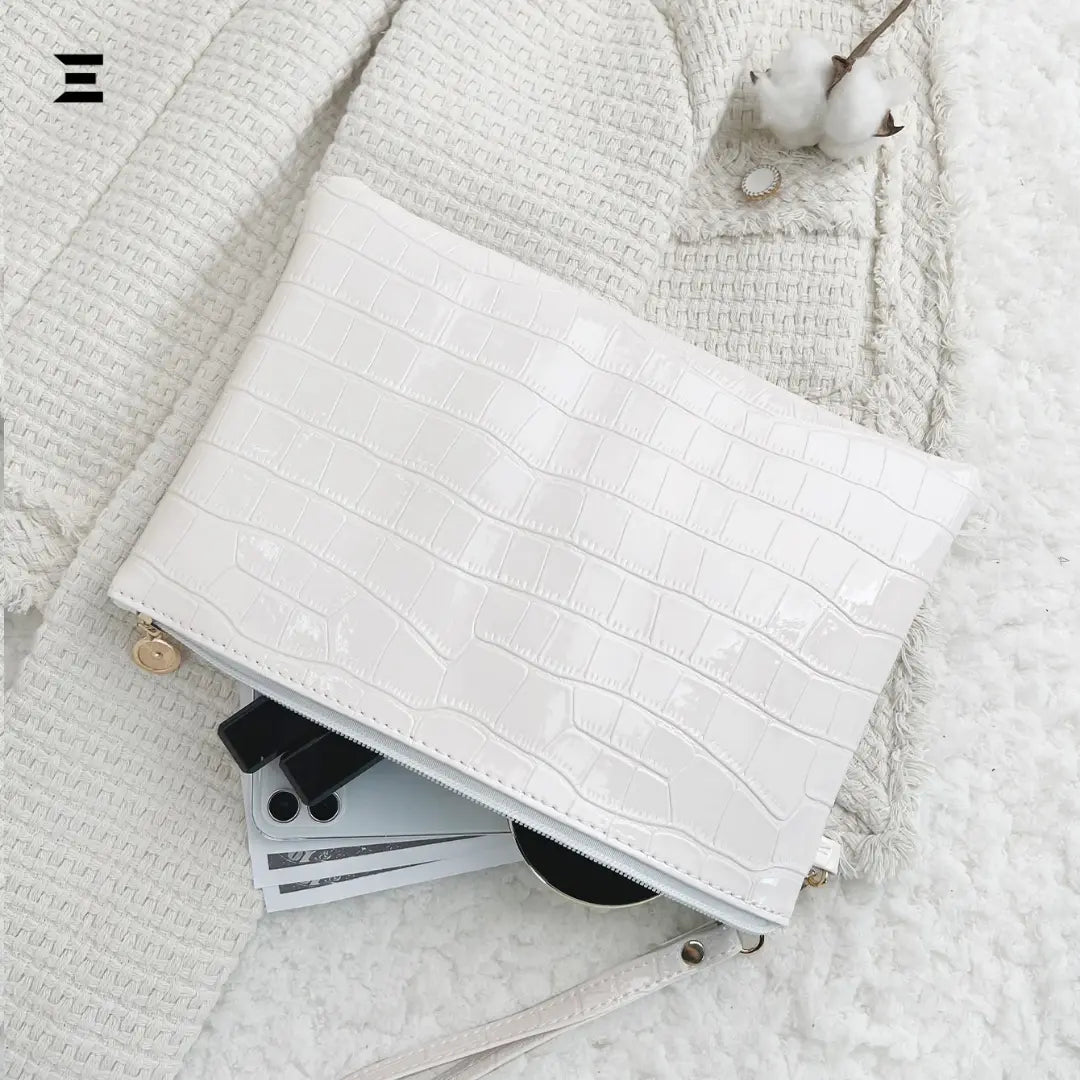Premium White Crocodile-Embossed Women’s Clutch – Elegant Wristlet, PU Leather, Daily & Party Bag IBRELIA