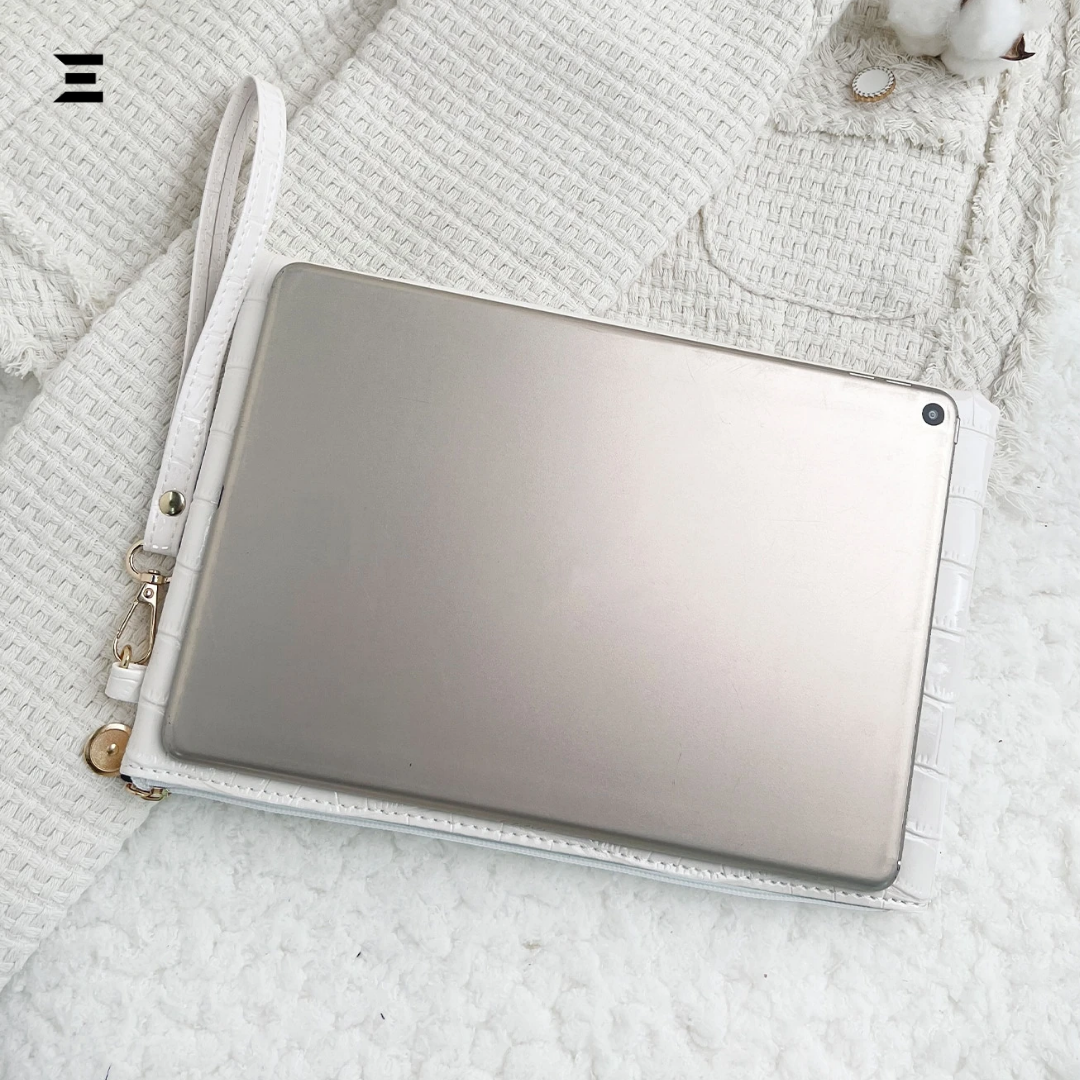 Premium White Crocodile-Embossed Women’s Clutch – Elegant Wristlet, PU Leather, Daily & Party Bag