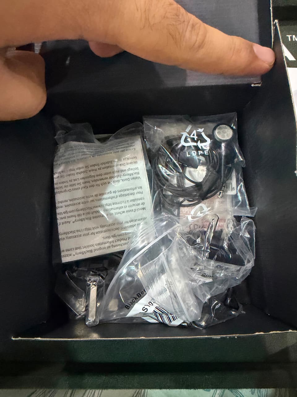 BlackBerry Bold 9780 (Bold 3) Black | Brand New with Minor Side Wear | Complete Original Box & Accessories