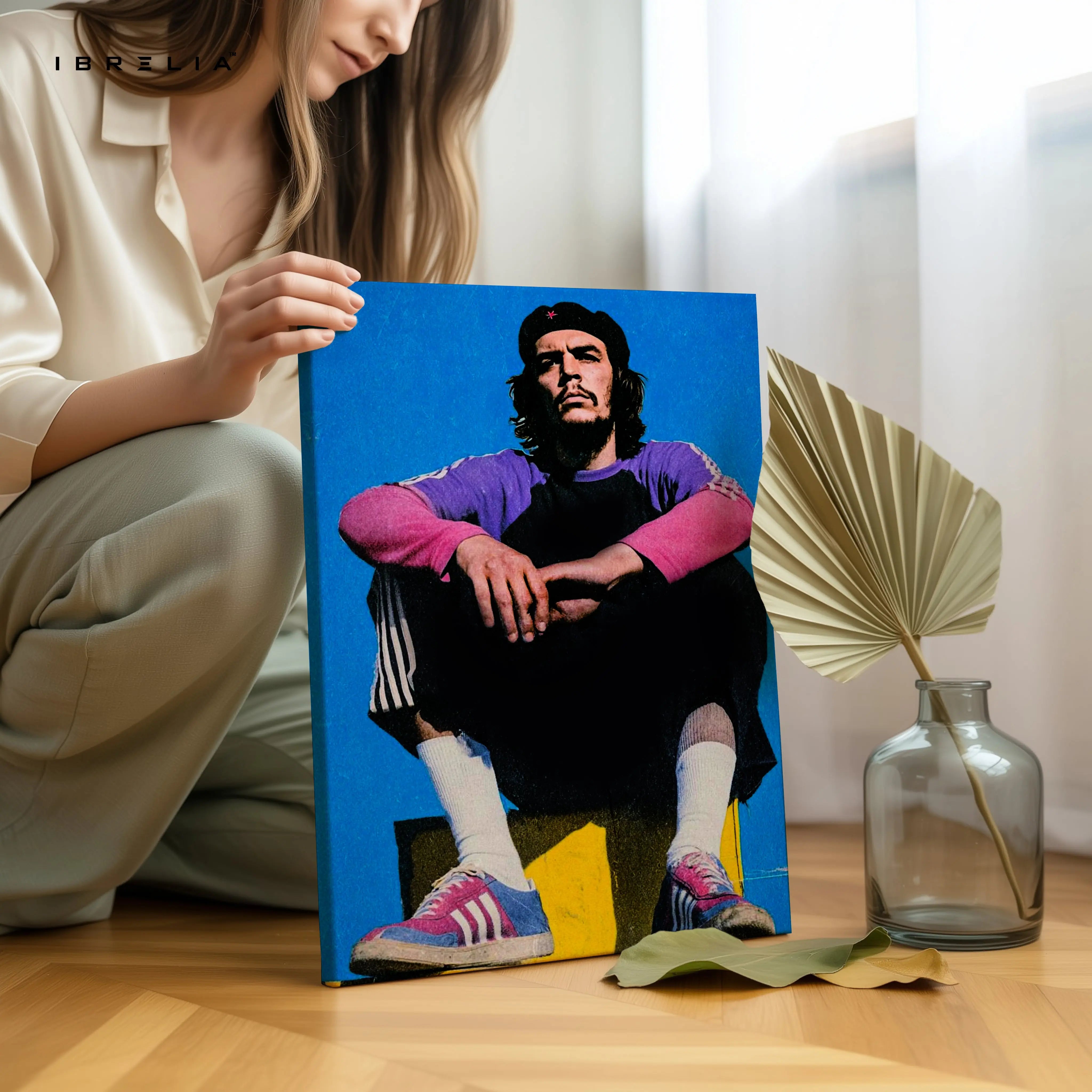 Che Guevara Vintage Portrait Wall Art – Iconic Revolutionary Canvas Frame | Retro Street Style Poster Pakistan | IBRELIA™ IBRELIA