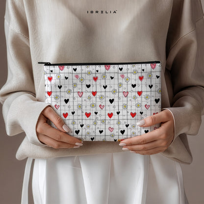 Heart & Daisy Grid Makeup & Pencil Pouch – Cute Minimal Aesthetic Organizer – IBRELIA™