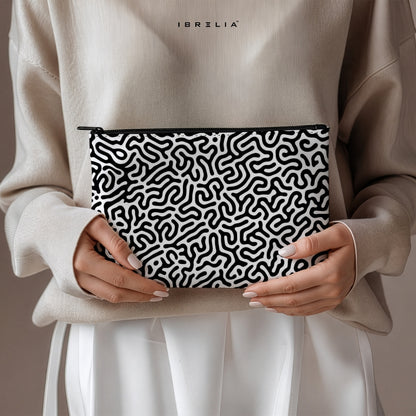 Monochrome Abstract Maze Makeup & Pencil Pouch – Black & White Modern Organizer – IBRELIA™